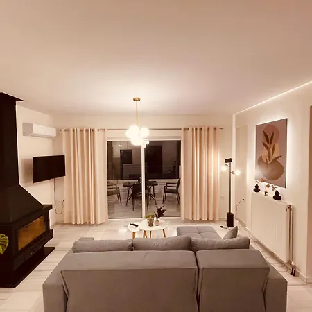 Elenas Sweet - Penthouse With Large Balcony דירה Pírgos
